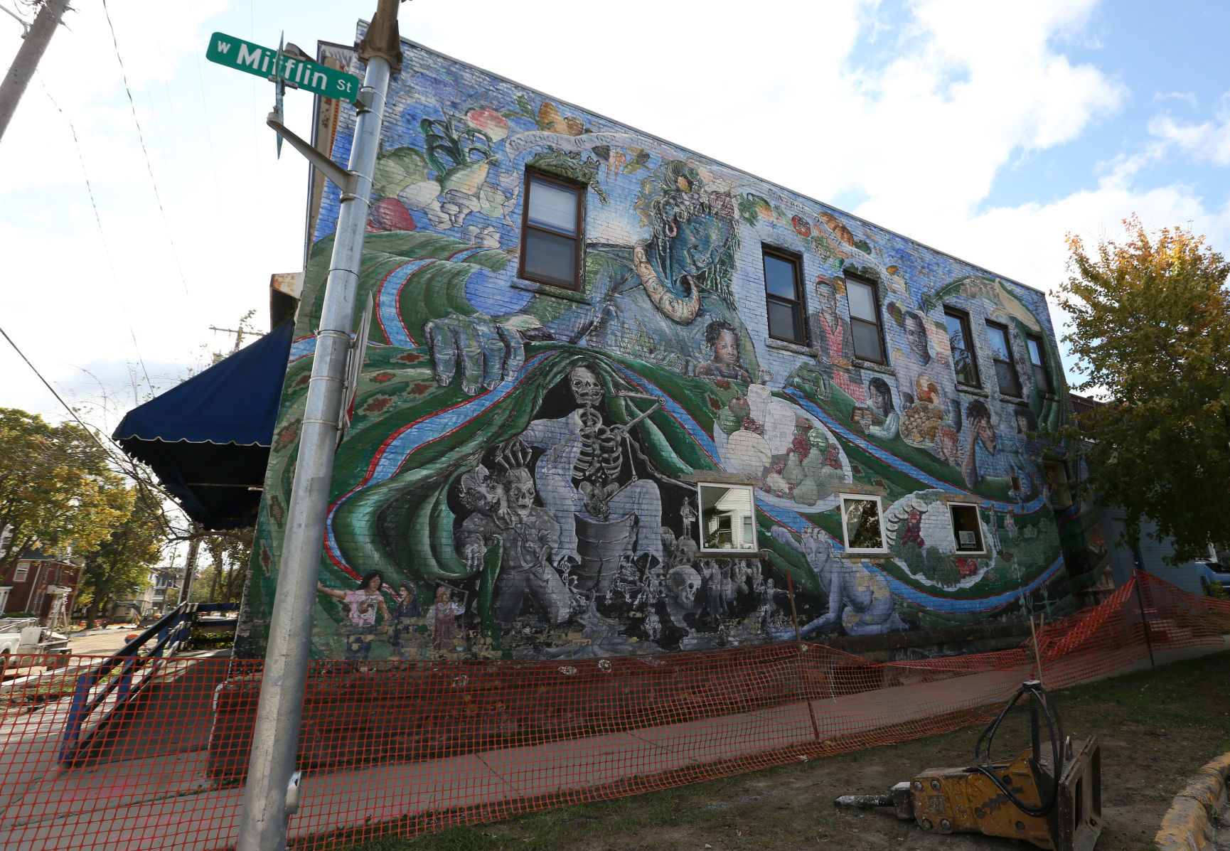 MURAL